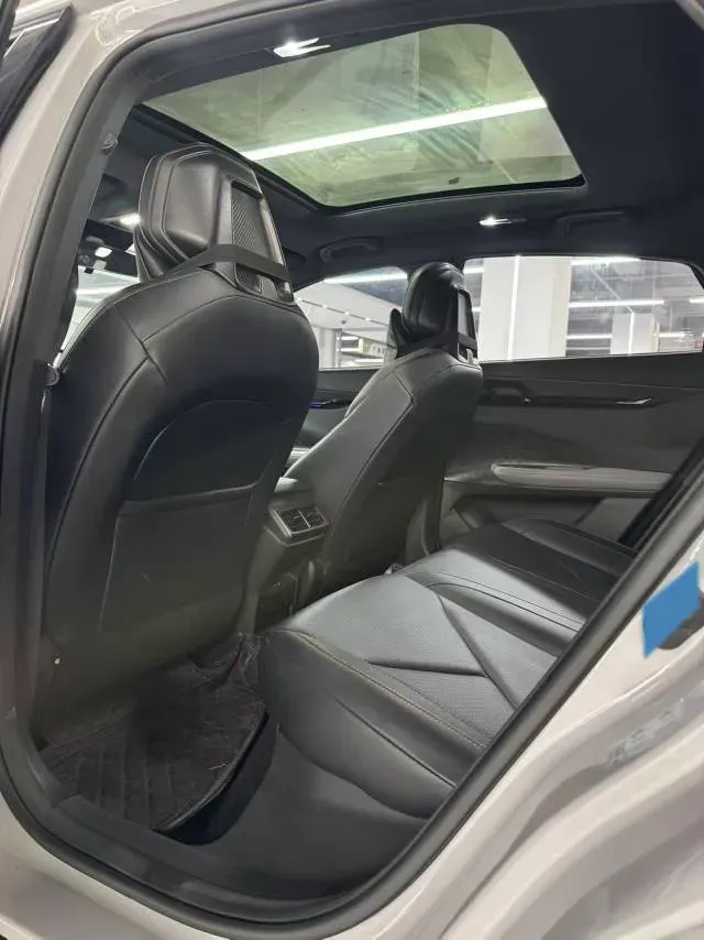 2022 ChangAn UNI-V 1.5T 188HP L4 7DCT,autocango,china used car exporter,china ev exporter,chinese used car exporter,chinese used ev exporter