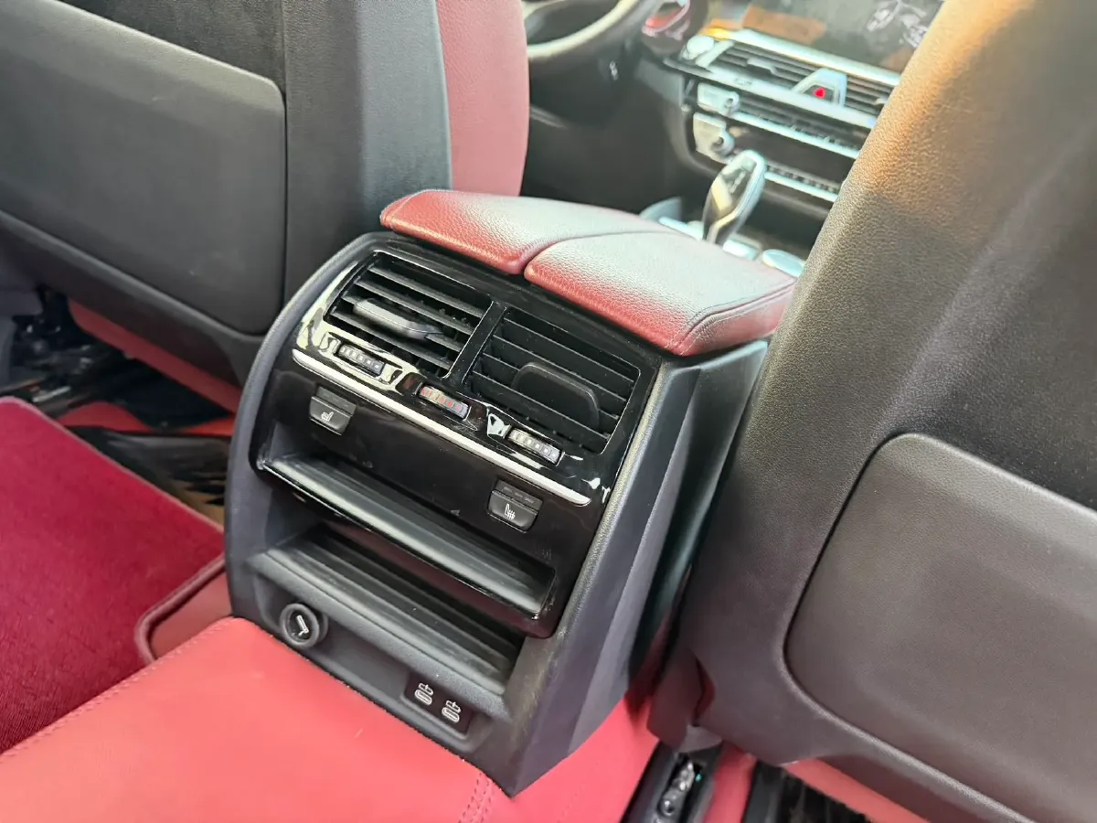 2020 BMW 5 Series 2.0T 252HP L4 8AT,autocango,china used car exporter,china ev exporter,chinese used car exporter,chinese used ev exporter