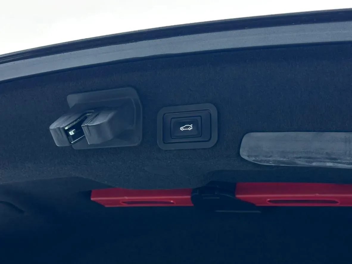 2021 Audi A6L 2.0T 224HP L4 7DCT,autocango,china used car exporter,china ev exporter,chinese used car exporter,chinese used ev exporter