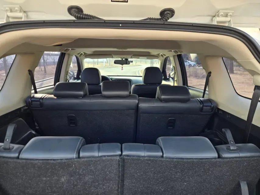 2021 Mitsubishi Outlander 2.4L 192HP L4 CVT,autocango,china used car exporter,china ev exporter,chinese used car exporter,chinese used ev exporter