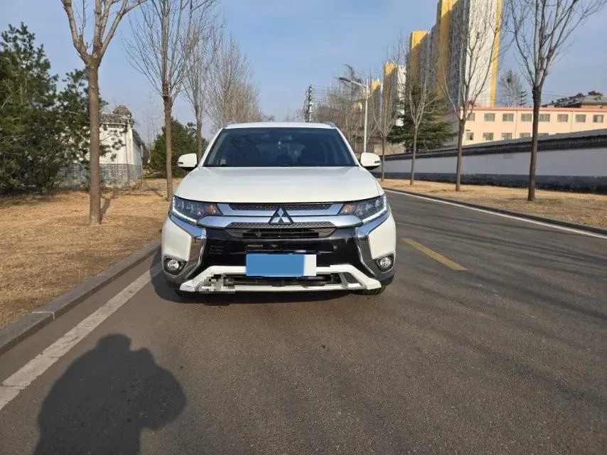 2021 Mitsubishi Outlander 2.4L 192HP L4 CVT,autocango,china used car exporter,china ev exporter,chinese used car exporter,chinese used ev exporter