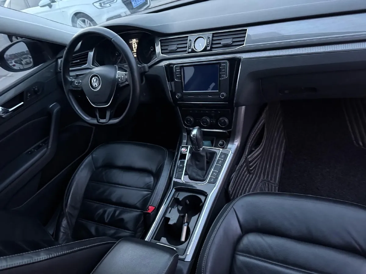 2017 Volkswagen Passat 1.4T 150HP L4 7DCT,autocango,china used car exporter,china ev exporter,chinese used car exporter,chinese used ev exporter