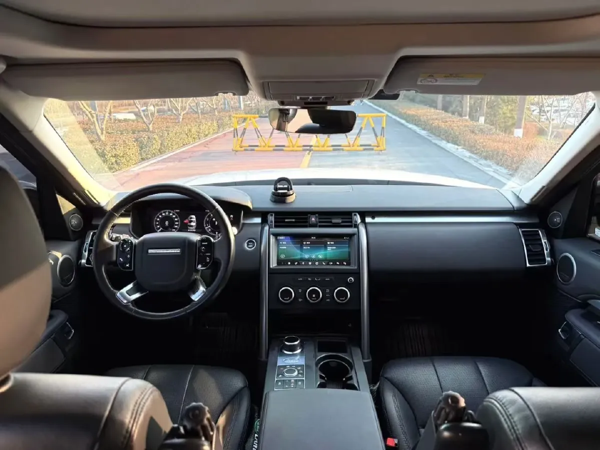 2020 Land Rover Discovery 3.0T 340HP V6 8AT,autocango,china used car exporter,china ev exporter,chinese used car exporter,chinese used ev exporter