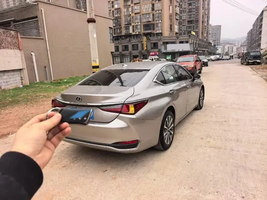 2022 Lexus ES 2.0L 173HP L4 CVT,autocango,china used car exporter,china ev exporter,chinese used car exporter,chinese used ev exporter