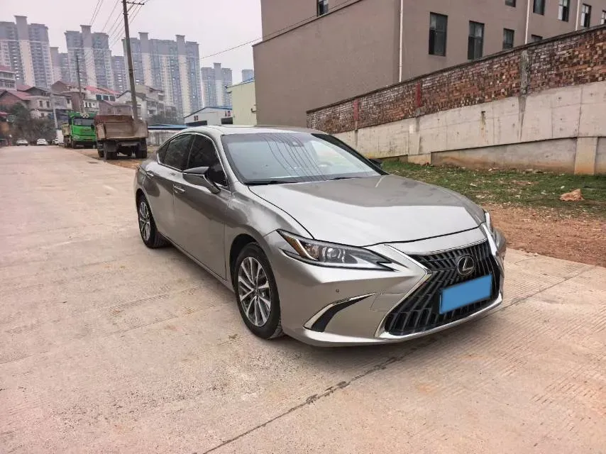 2022 Lexus ES 2.0L 173HP L4 CVT,autocango,china used car exporter,china ev exporter,chinese used car exporter,chinese used ev exporter