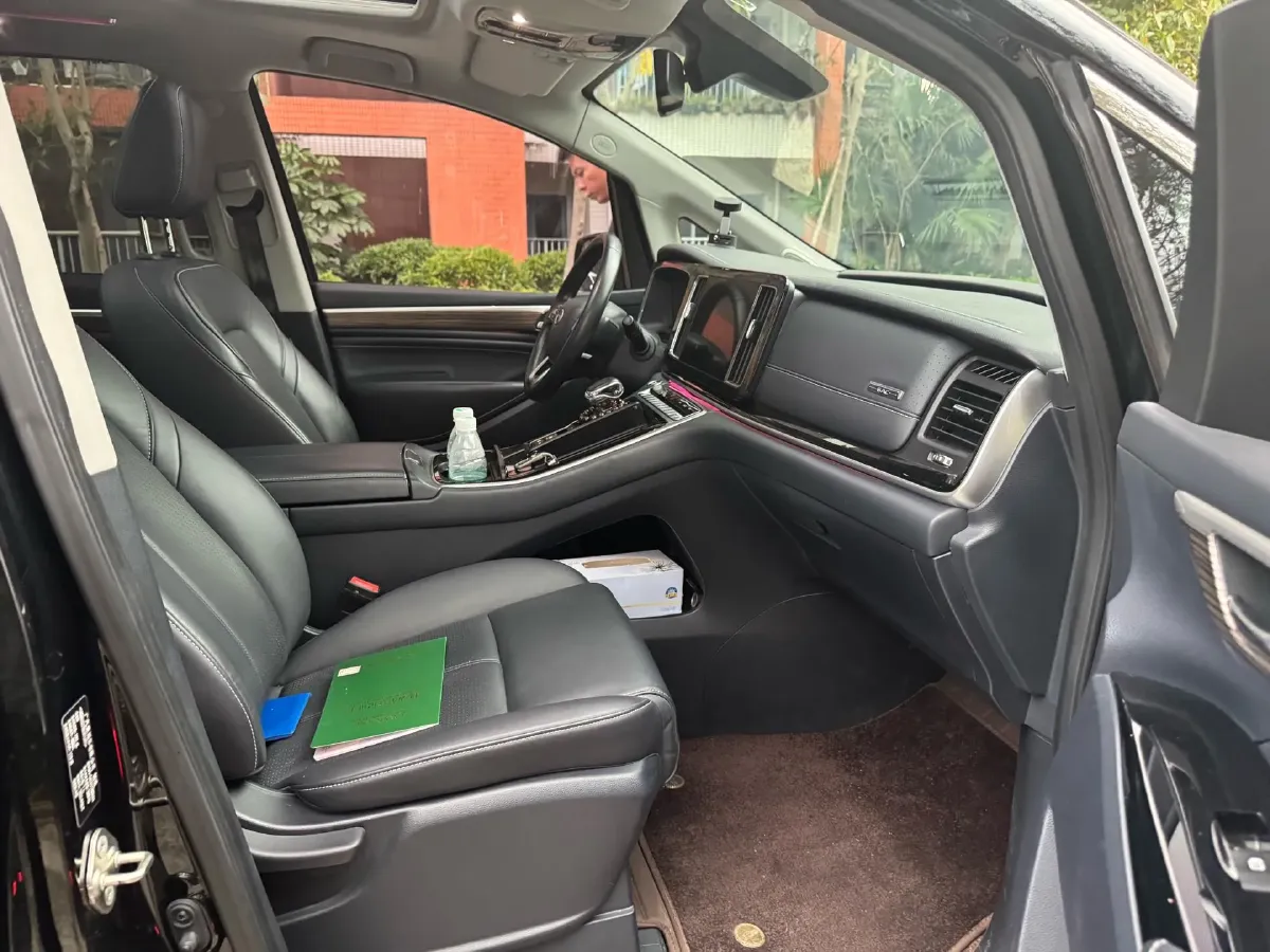 2021 GAC Trumpchi M8 2.0T 252HP L4 8AT,autocango,china used car exporter,china ev exporter,chinese used car exporter,chinese used ev exporter