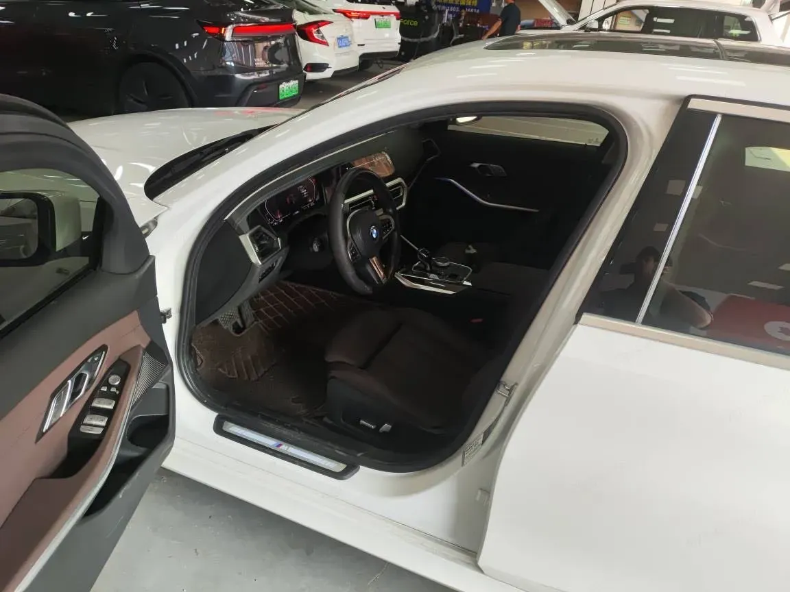 2021 BMW 3 Series 2.0T 184HP L4 8AT,autocango,china used car exporter,china ev exporter,chinese used car exporter,chinese used ev exporter