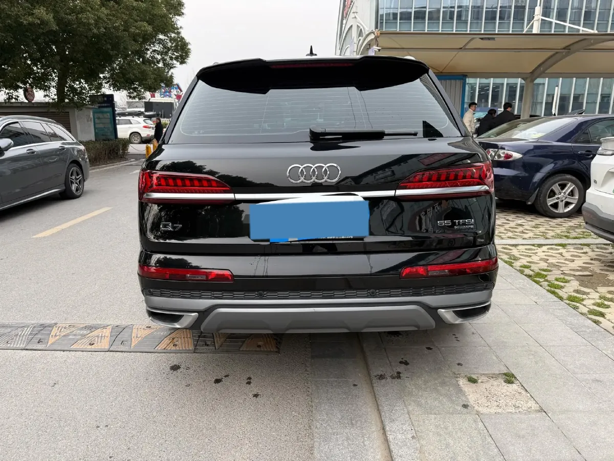 2023 Audi Q7 3.0T 340HP V6 8AT,autocango,china used car exporter,china ev exporter,chinese used car exporter,chinese used ev exporter