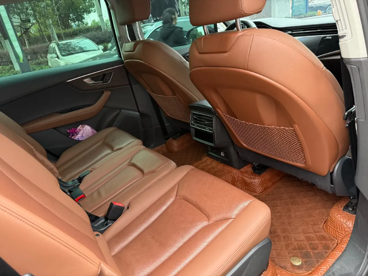 2023 Audi Q7 3.0T 340HP V6 8AT,autocango,china used car exporter,china ev exporter,chinese used car exporter,chinese used ev exporter