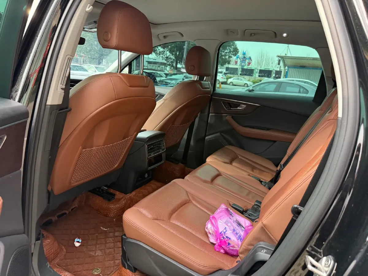 2023 Audi Q7 3.0T 340HP V6 8AT,autocango,china used car exporter,china ev exporter,chinese used car exporter,chinese used ev exporter