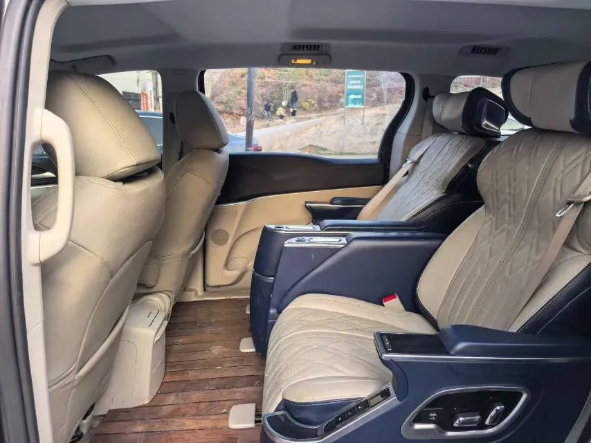 2022 Buick GL8 2.0T 237HP L4 9AT,autocango,china used car exporter,china ev exporter,chinese used car exporter,chinese used ev exporter