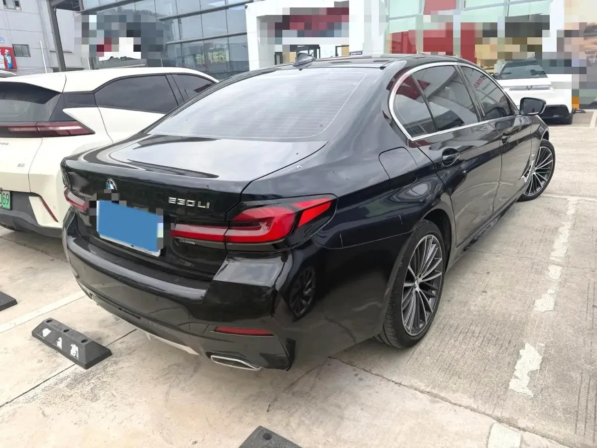 2023 BMW 5 Series 2.0T 245HP L4 8AT,autocango,china used car exporter,china ev exporter,chinese used car exporter,chinese used ev exporter