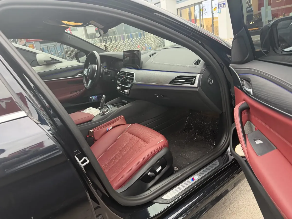 2023 BMW 5 Series 2.0T 245HP L4 8AT,autocango,china used car exporter,china ev exporter,chinese used car exporter,chinese used ev exporter