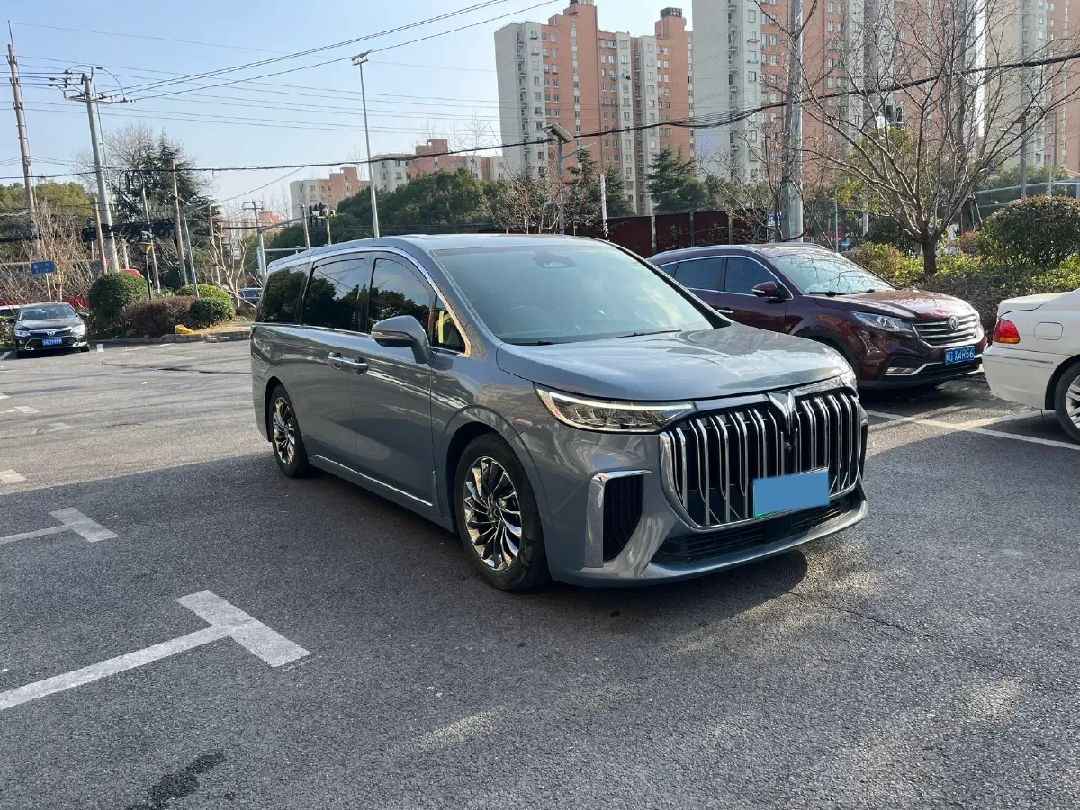 2022 Voyah Dream 1.5T 136HP L4 PHEV 25.57KWH,autocango,china used car exporter,china ev exporter,chinese used car exporter,chinese used ev exporter