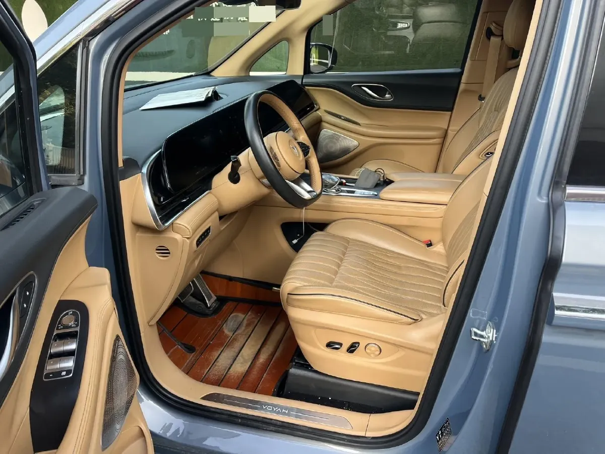 2022 Voyah Dream 1.5T 136HP L4 PHEV 25.57KWH,autocango,china used car exporter,china ev exporter,chinese used car exporter,chinese used ev exporter