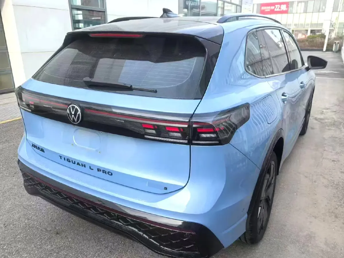2024 Volkswagen Tiguan L 2.0T 220HP L4 7DCT,autocango,china used car exporter,china ev exporter,chinese used car exporter,chinese used ev exporter