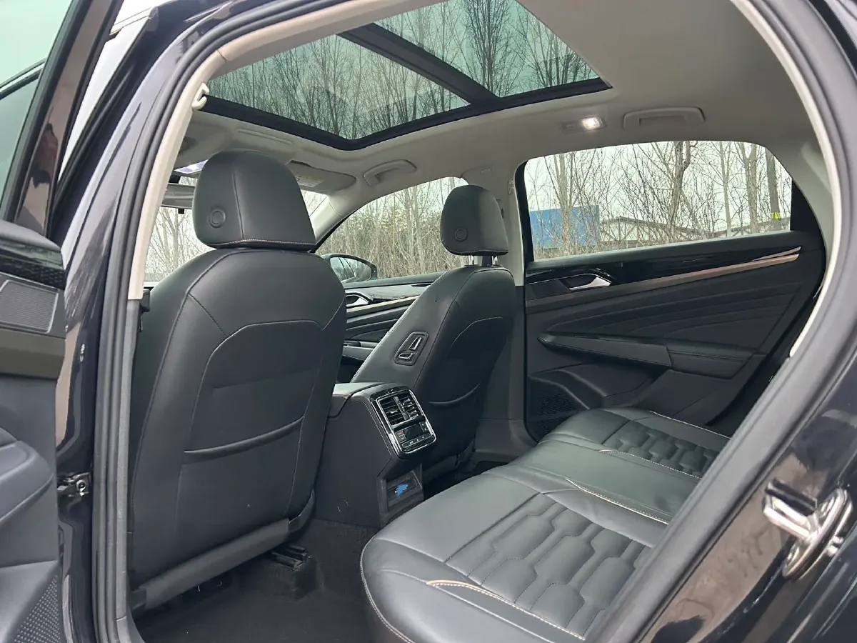 2019 Skoda Kodiak 2.0T 186HP L4 7DCT,autocango,china used car exporter,china ev exporter,chinese used car exporter,chinese used ev exporter