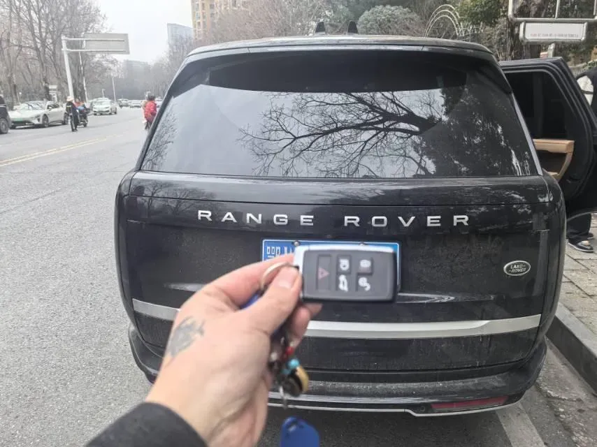 2025 Land Rover Range Rover 3.0T 400HP L6 8AT,autocango,china used car exporter,china ev exporter,chinese used car exporter,chinese used ev exporter