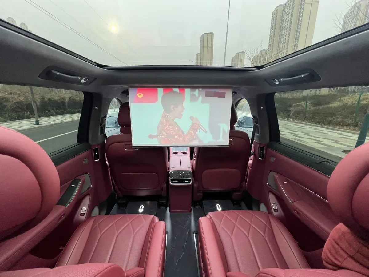 2025 AITO AITO M8 REEV 160HP REEV 53.4KWH,autocango,china used car exporter,china ev exporter,chinese used car exporter,chinese used ev exporter