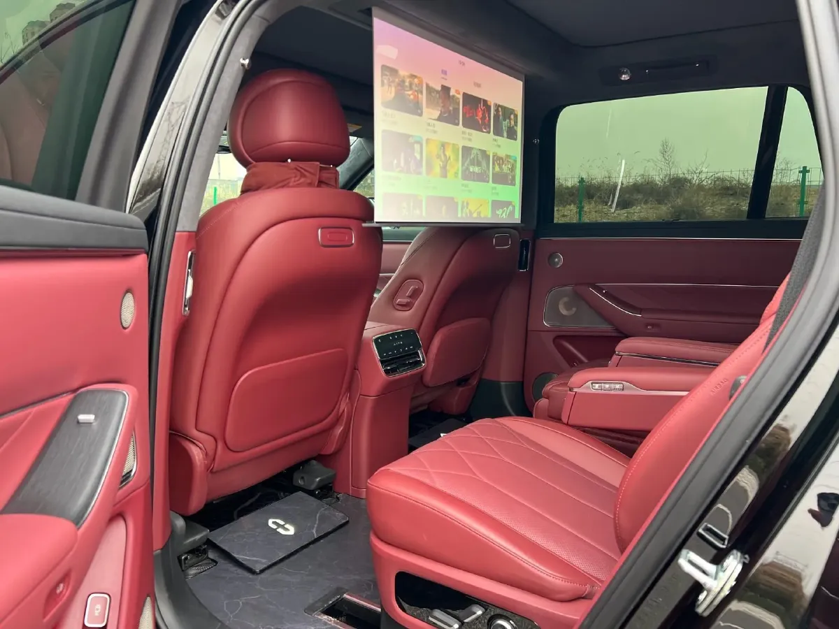 2025 AITO AITO M8 REEV 160HP REEV 53.4KWH,autocango,china used car exporter,china ev exporter,chinese used car exporter,chinese used ev exporter