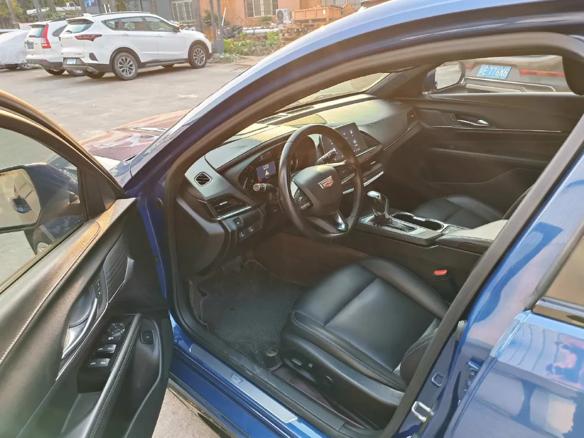 2021 Cadillac CT4 2.0T 237HP L4 8AT,autocango,china used car exporter,china ev exporter,chinese used car exporter,chinese used ev exporter