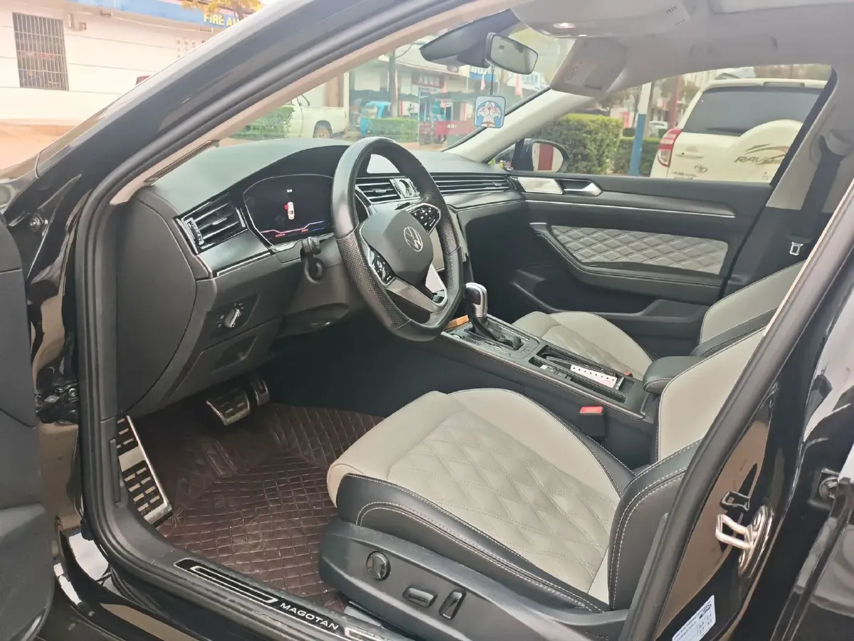 2020 Volkswagen Magotan 2.0T 186HP L4 7DCT,autocango,china used car exporter,china ev exporter,chinese used car exporter,chinese used ev exporter