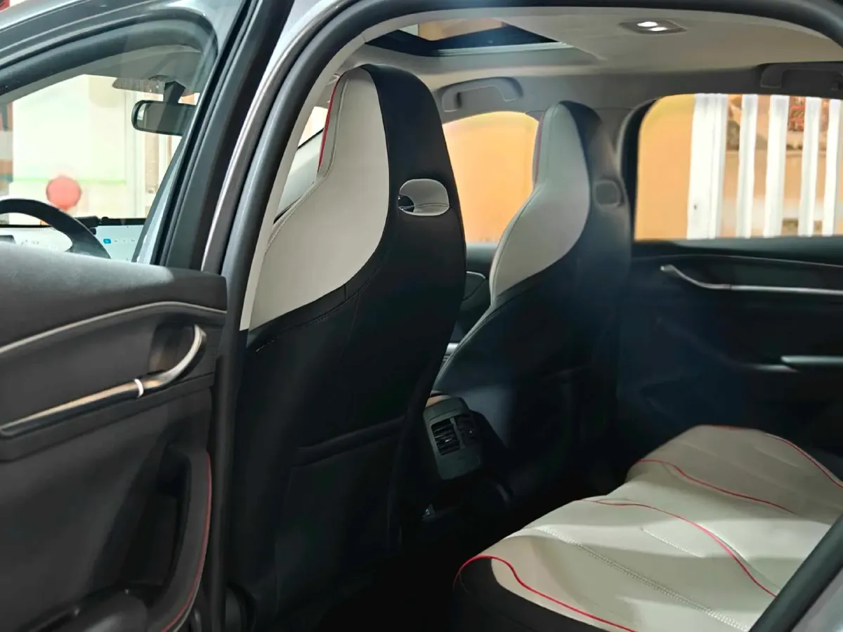 2022 Roewe RX5 MAX 1.5T 181HP L4 6AT,autocango,china used car exporter,china ev exporter,chinese used car exporter,chinese used ev exporter