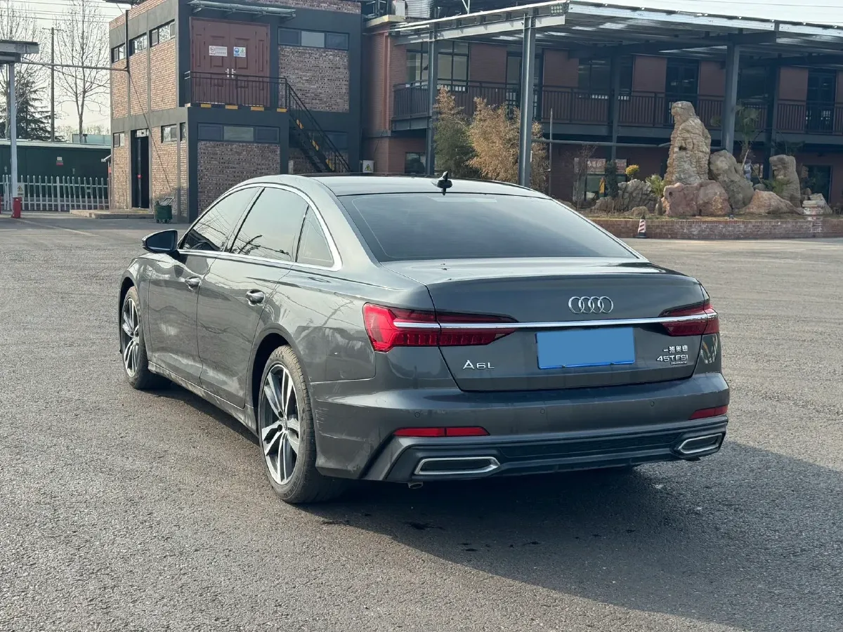 2019 Mercedes-Benz E Class 1.5T 184HP L4 9AT,autocango,china used car exporter,china ev exporter,chinese used car exporter,chinese used ev exporter