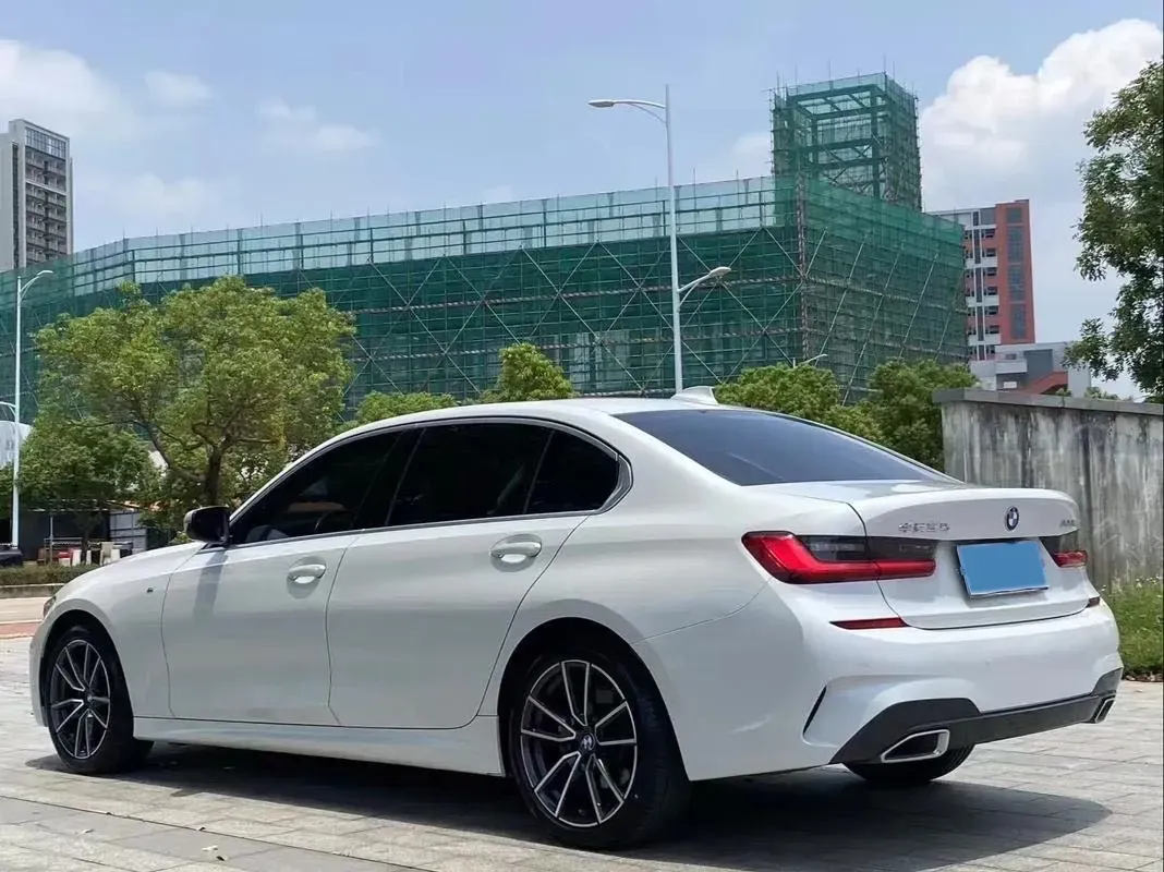 2021 BMW 3 Series 2.0T 156HP L4 8AT,autocango,china used car exporter,china ev exporter,chinese used car exporter,chinese used ev exporter