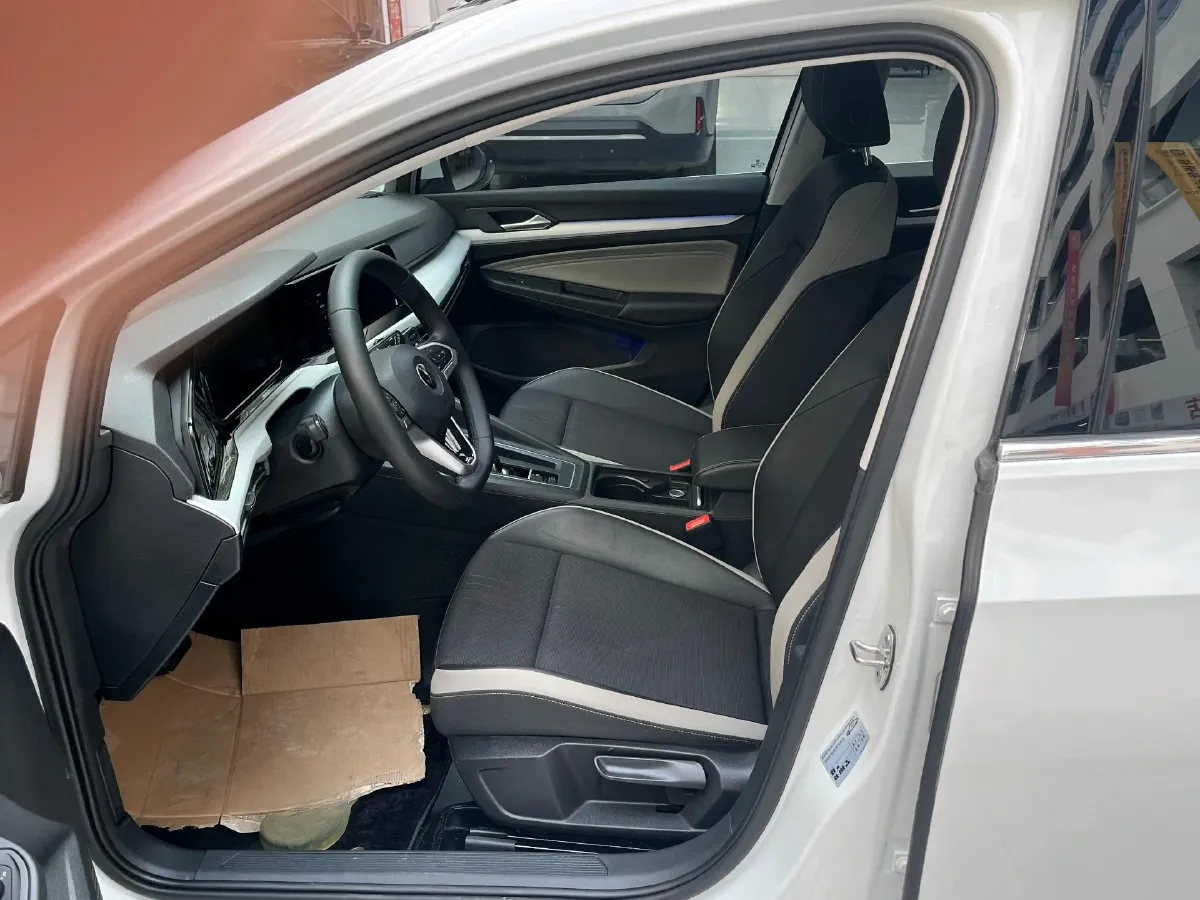 2023 Volkswagen Golf 1.2T 116HP L4 7DCT,autocango,china used car exporter,china ev exporter,chinese used car exporter,chinese used ev exporter