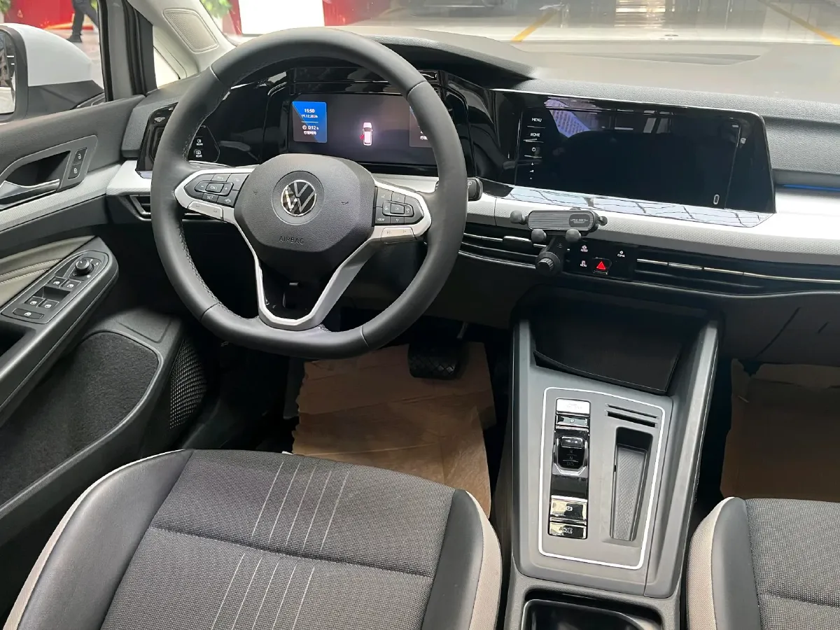 2023 Volkswagen Golf 1.2T 116HP L4 7DCT,autocango,china used car exporter,china ev exporter,chinese used car exporter,chinese used ev exporter