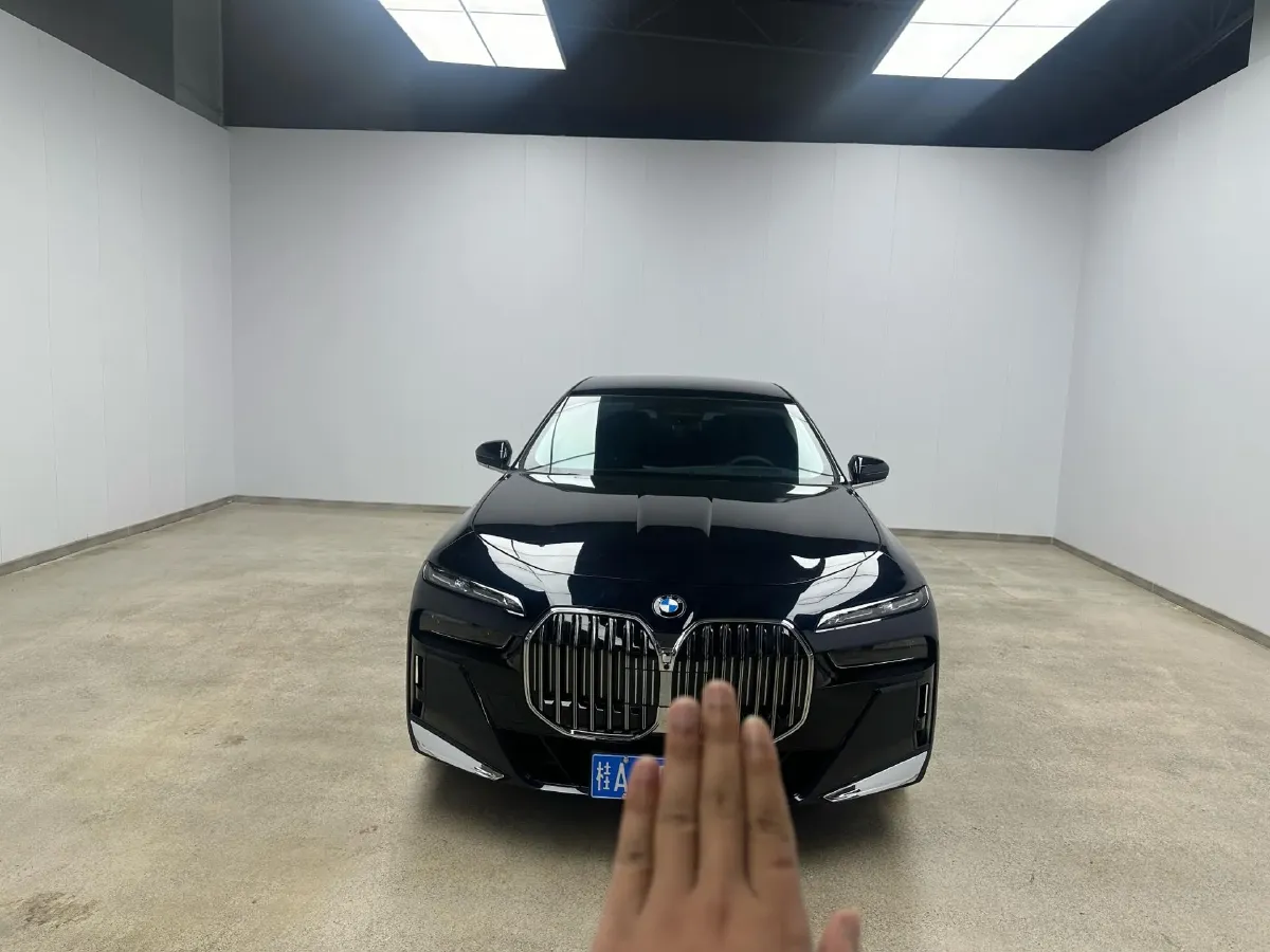 2023 BMW 7 Series 3.0T 381HP L6 8AT,autocango,china used car exporter,china ev exporter,chinese used car exporter,chinese used ev exporter