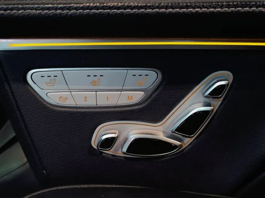 2020 Mercedes-Benz V Class 2.0T 211HP L4 9AT,autocango,china used car exporter,china ev exporter,chinese used car exporter,chinese used ev exporter