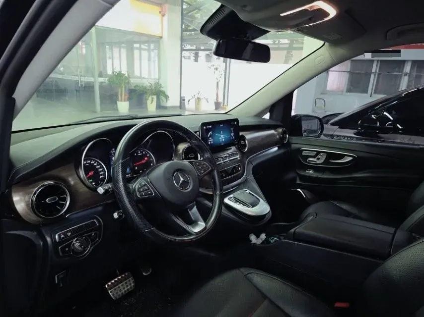 2020 Mercedes-Benz V Class 2.0T 211HP L4 9AT,autocango,china used car exporter,china ev exporter,chinese used car exporter,chinese used ev exporter