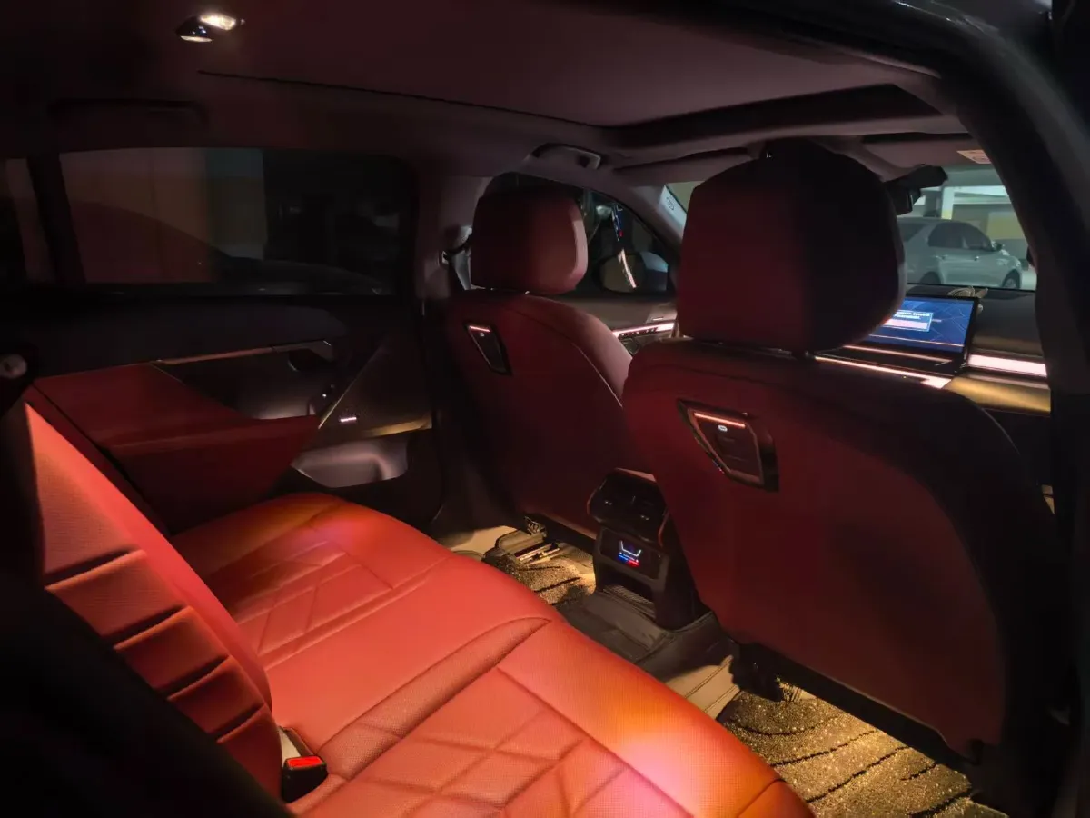 2025 BMW 5 Series 2.0T 258HP L4 8AT,autocango,china used car exporter,china ev exporter,chinese used car exporter,chinese used ev exporter