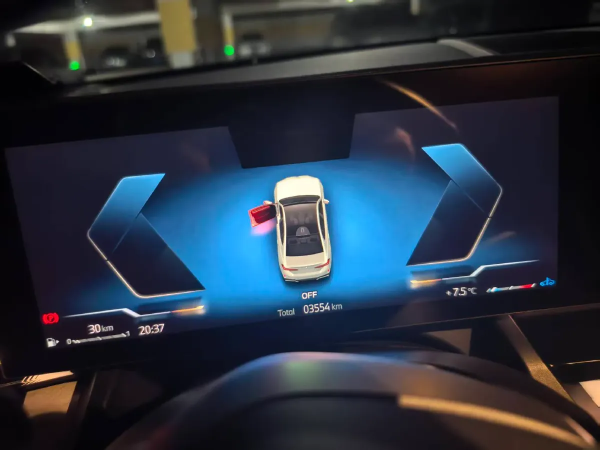 2025 BMW 5 Series 2.0T 258HP L4 8AT,autocango,china used car exporter,china ev exporter,chinese used car exporter,chinese used ev exporter