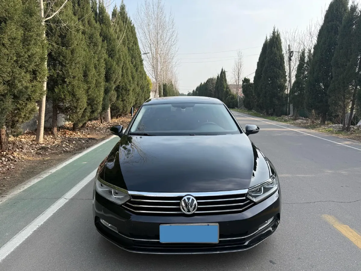 2019 Volkswagen Magotan 2.0T 186HP L4 7DCT,autocango,china used car exporter,china ev exporter,chinese used car exporter,chinese used ev exporter