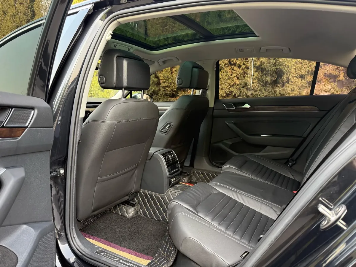 2019 Volkswagen Magotan 2.0T 186HP L4 7DCT,autocango,china used car exporter,china ev exporter,chinese used car exporter,chinese used ev exporter