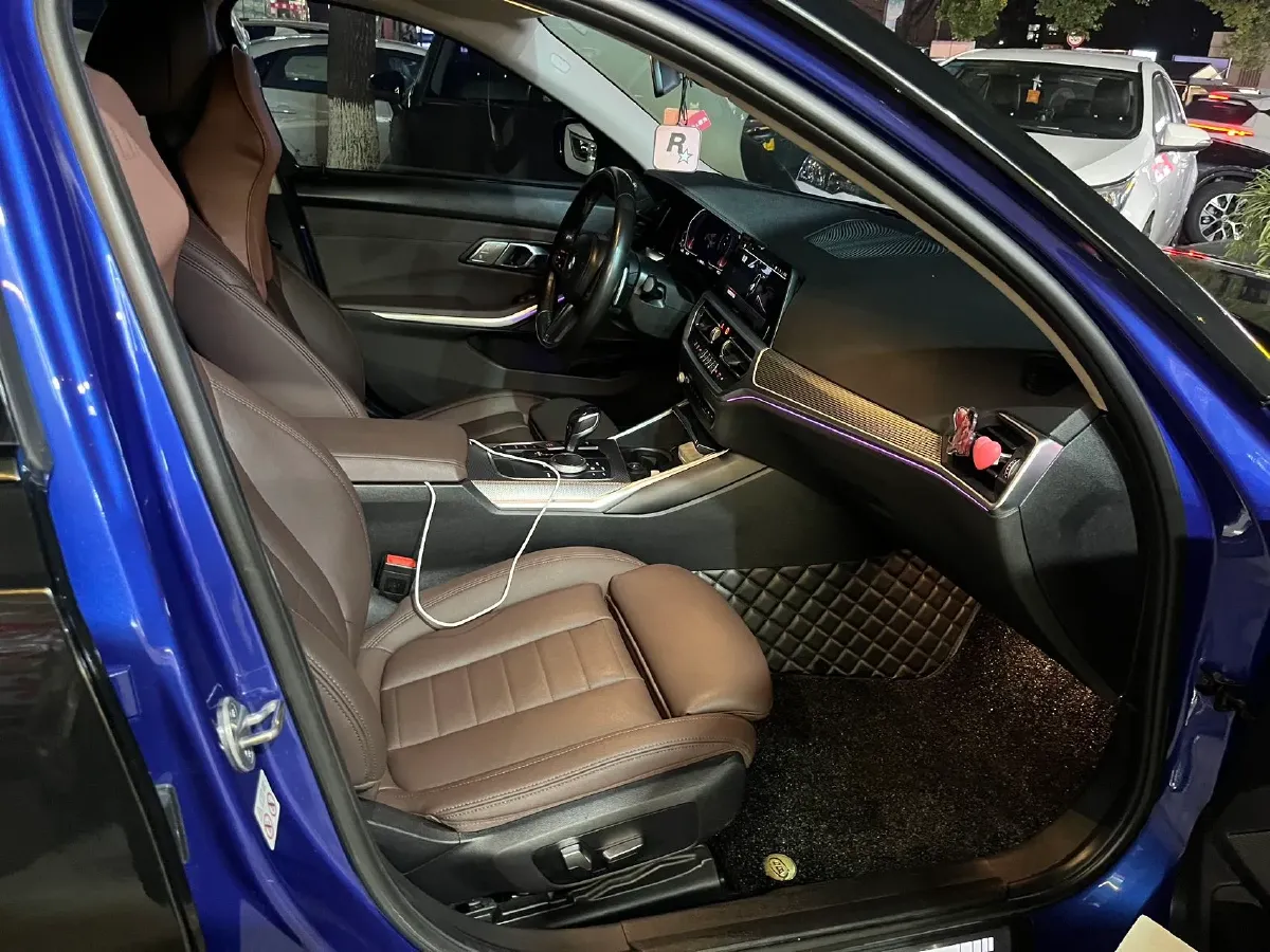 2020 BMW 3 Series 2.0T 258HP L4 8AT,autocango,china used car exporter,china ev exporter,chinese used car exporter,chinese used ev exporter