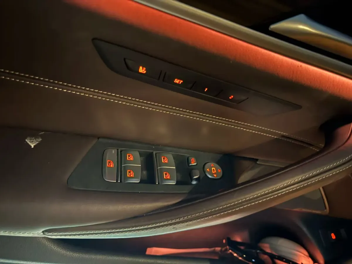 2020 BMW 5 Series 2.0T 252HP L4 8AT,autocango,china used car exporter,china ev exporter,chinese used car exporter,chinese used ev exporter