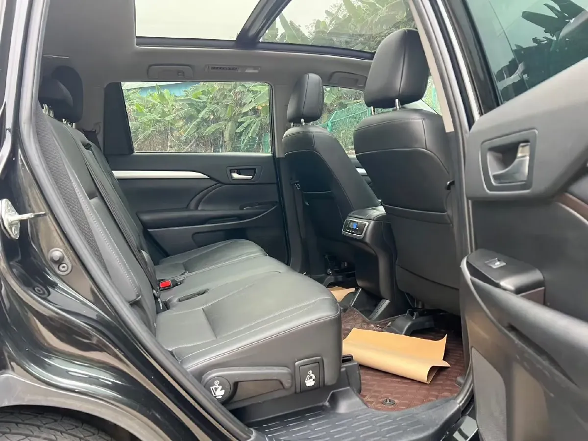 2021 Toyota Highlander 2.0T 220HP L4 6AT,autocango,china used car exporter,china ev exporter,chinese used car exporter,chinese used ev exporter