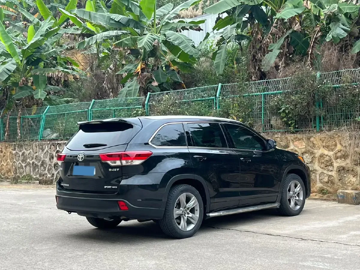 2021 Toyota Highlander 2.0T 220HP L4 6AT,autocango,china used car exporter,china ev exporter,chinese used car exporter,chinese used ev exporter