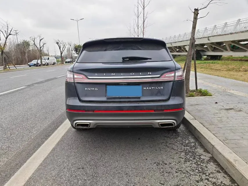 2021 Lincoln Nautilus 2.0T 245HP L4 8AT,autocango,china used car exporter,china ev exporter,chinese used car exporter,chinese used ev exporter