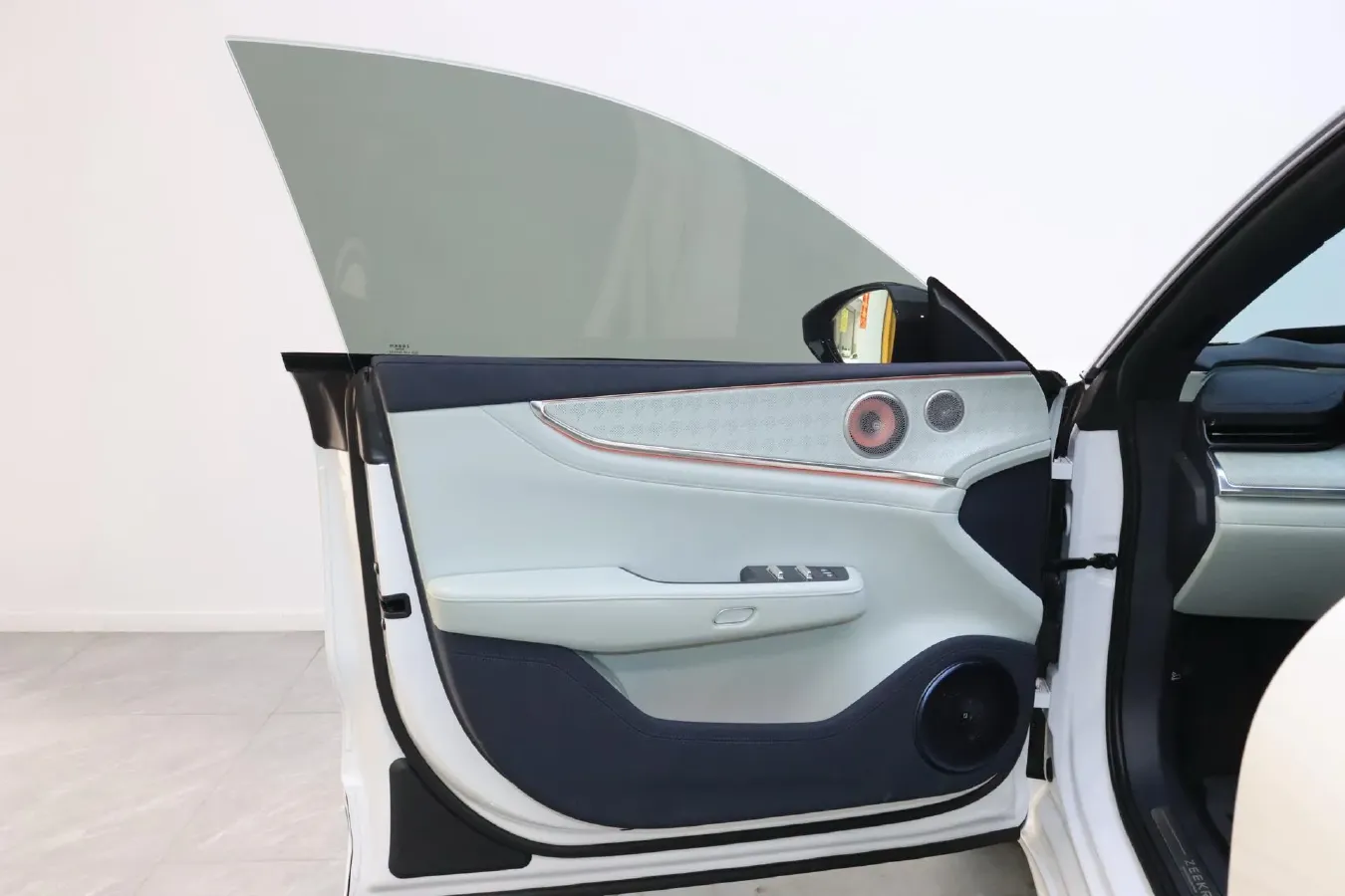 2026 Zeekr 001 BEV,autocango,china used car exporter,china ev exporter,chinese used car exporter,chinese used ev exporter