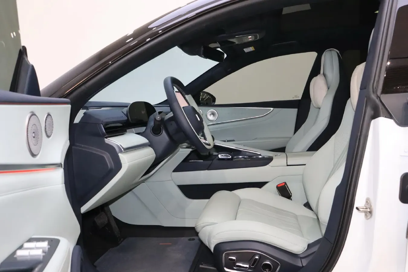 2026 Zeekr 001 BEV,autocango,china used car exporter,china ev exporter,chinese used car exporter,chinese used ev exporter