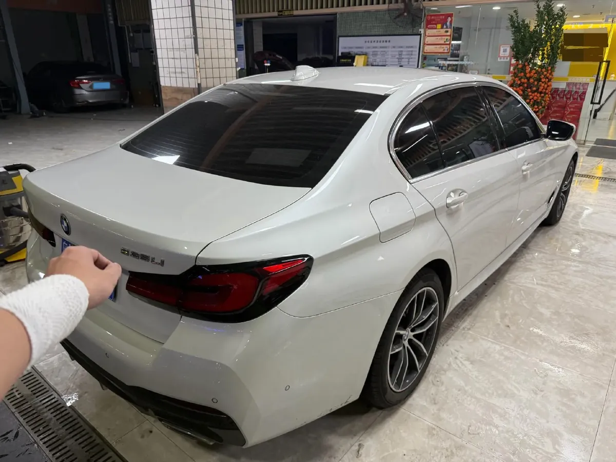2021 BMW 5 Series 2.0T 184HP L4 8AT,autocango,china used car exporter,china ev exporter,chinese used car exporter,chinese used ev exporter