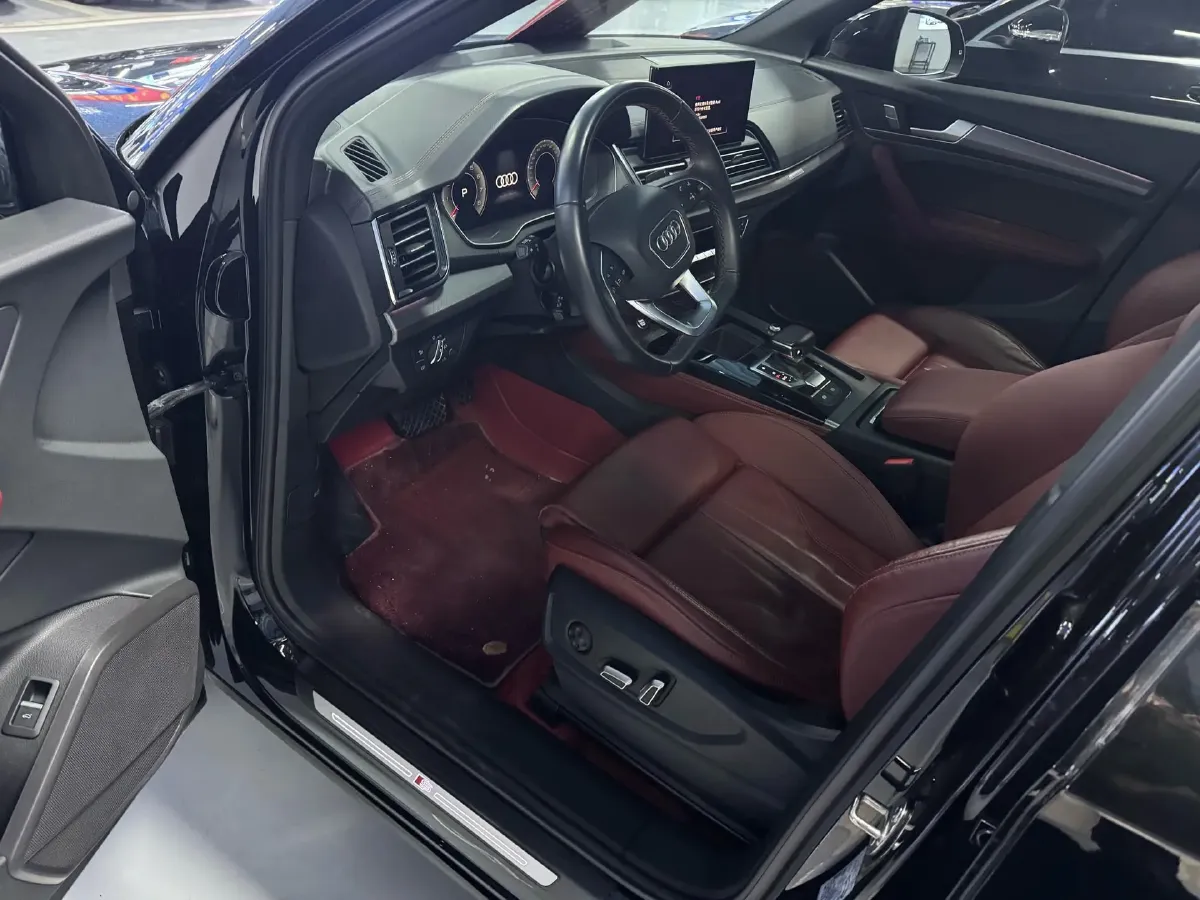 2023 Audi Q5L 2.0T 190HP L4 7DCT,autocango,china used car exporter,china ev exporter,chinese used car exporter,chinese used ev exporter