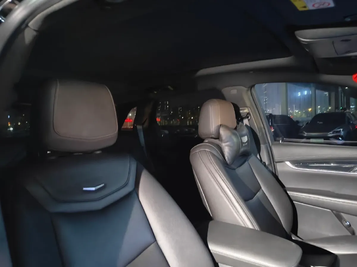 2023 Cadillac XT5 2.0T 237HP L4 9AT,autocango,china used car exporter,china ev exporter,chinese used car exporter,chinese used ev exporter