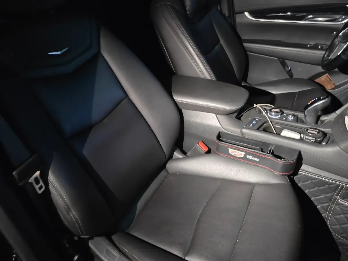 2023 Cadillac XT5 2.0T 237HP L4 9AT,autocango,china used car exporter,china ev exporter,chinese used car exporter,chinese used ev exporter