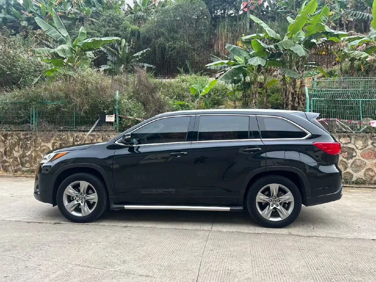 2021 Toyota Highlander 2.0T 220HP L4 6AT,autocango,china used car exporter,china ev exporter,chinese used car exporter,chinese used ev exporter